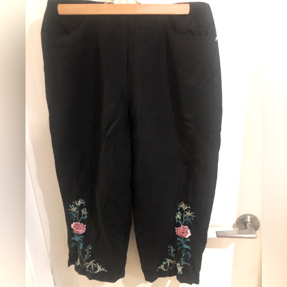 3/$25 Larry Levine Capri 10
